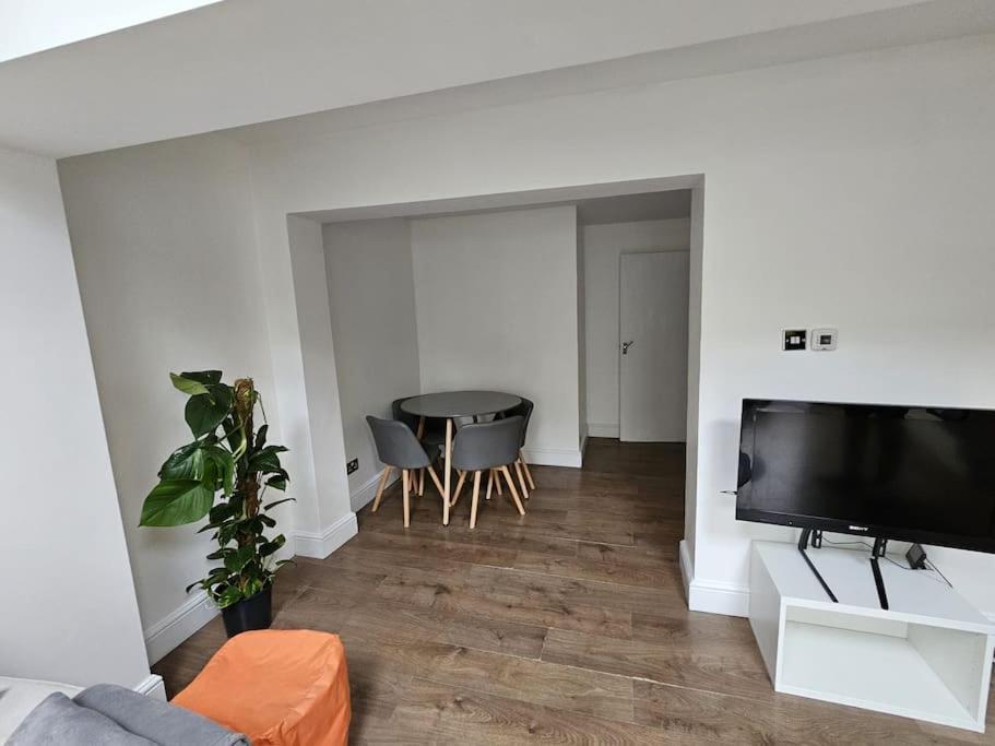 Beautiful Garden Flat Near Central Londra Exterior foto